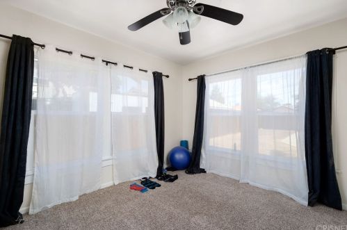 326 H St, Bakersfield CA 93304-7122 exterior