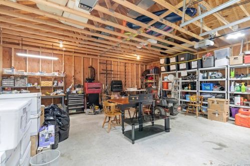 99 Book Hill Rd, Essex CT  06426-1322 exterior