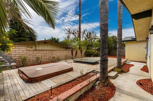 818 South St, Anaheim CA  92805-4415 exterior