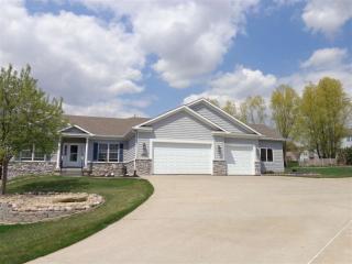 5537 Joshua St, Panarama Park, IA 52722-1152