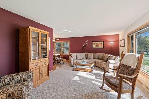 5177 19th St, Milwaukee, WI 53209-5777