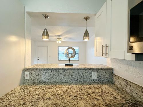 3105 Ocean Pkwy, Boynton Beach FL  33435-1652 exterior