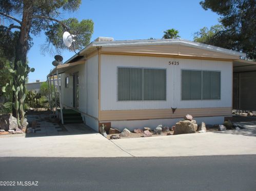 5425 Lazy S St, Tucson AZ  85713-6304 exterior