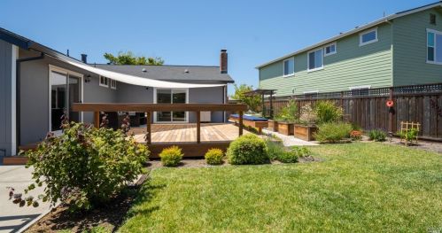 3592 Sweetgum St, Santa Rosa, CA 95403-1537