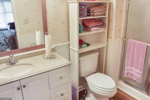 7 Dawn Dr, Belvidere NJ  07823-2844 exterior