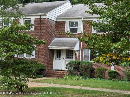 99 Manor Dr, Tinton Falls, NJ 07712-2568