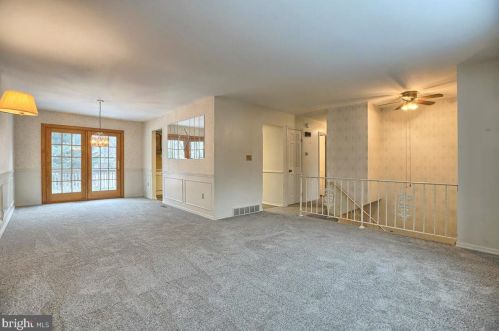 417 Fairway Dr, Navy Sup Dpt, PA 17055-5714