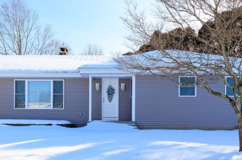 3 Twins Ct, Norwich, CT 06360-6523