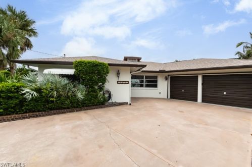 2179 Lemon St, Saint James City FL  33956-2025 exterior