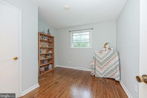 318 White Birch Dr, Riverton NJ  08077-4396 exterior