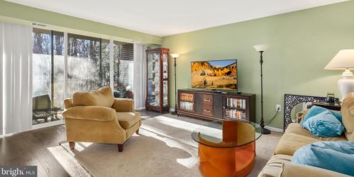 1550 Northgate Sq, Herndon, VA 20190-3778