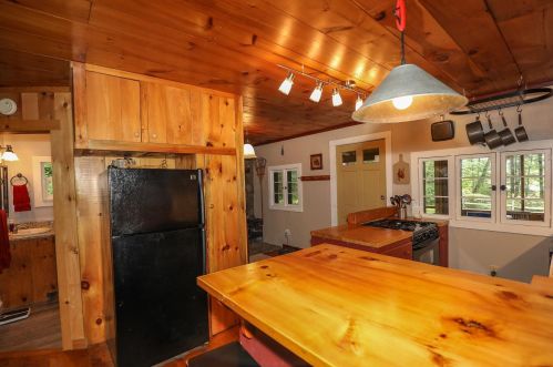 756 Bog Rd, Hillsboro NH  03244-4449 exterior