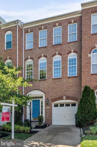 13616 Flying Squirrel Dr, Herndon, VA 20171-5004