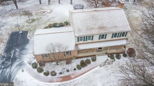 957 Seneca Rd, Great Falls, VA 22066-1356
