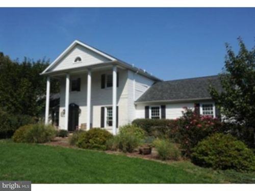 4545 Apple Ln, Macungie PA  exterior