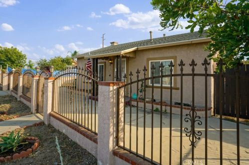 660 Laurel St, Colton CA  92324-2422 exterior