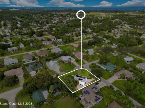 402 Ash St, Sebastian FL  32958-4308 exterior