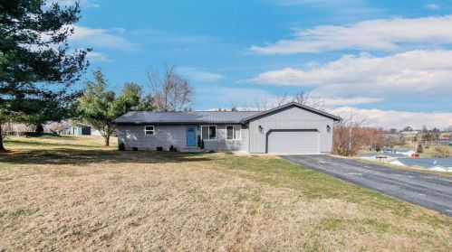 455 Timber Run Rd, Zanesville, OH 43701-9121