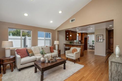 1122 Spazier Ave, Glendale, CA 91201-1320