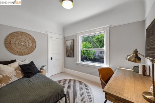 4143 Howe St, Oakland CA 94611-5117 exterior