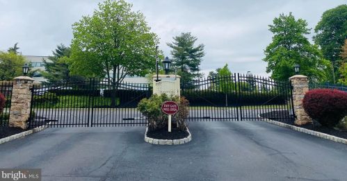4 Breyer Ct, Melrose Park, PA 19027-1350