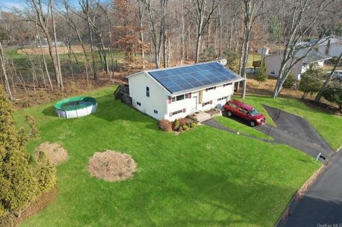 11 Von Beaste Ln, Congers, NY 10920-2304