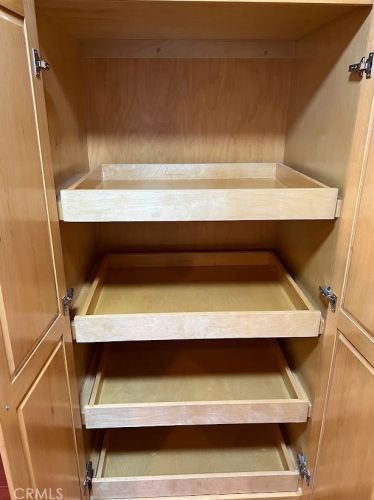 1356 Winston Ct, Upland CA 91786-3215 exterior