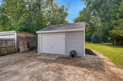 9018 26th Ave, Kenosha WI  53143-6614 exterior