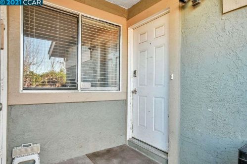 373 Hazelnut Ln, Oakley, CA 94561-2440