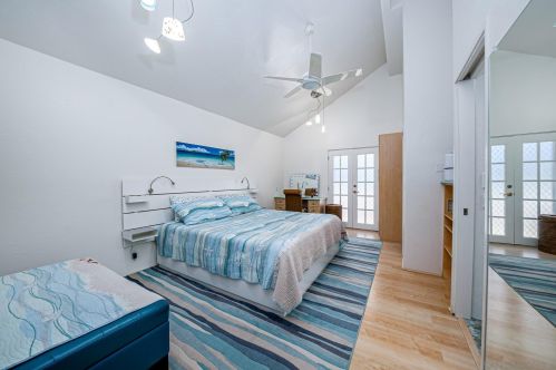 11225 Westonhill Dr, San Diego CA  92126-1447 exterior