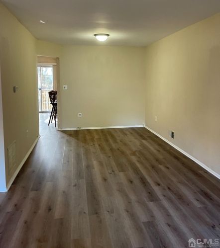 133 Buttonwood Dr, East Brunswick NJ  08816-4404 exterior