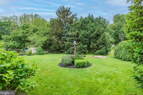 4 Beaver Rd, Camp Hill PA  17011-7404 exterior