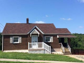 305 Kohler Ave, Lyndora, PA 16045-1109