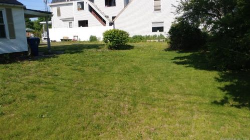 110 Main St, Plainville CT  06062-1943 exterior