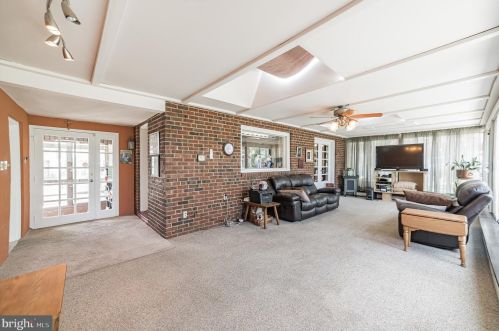 556 Leverington Ave, Philadelphia PA 19128-3314 exterior