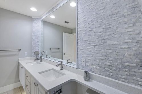 5422 Guadeloupe Way, Naples FL  34119-9578 exterior