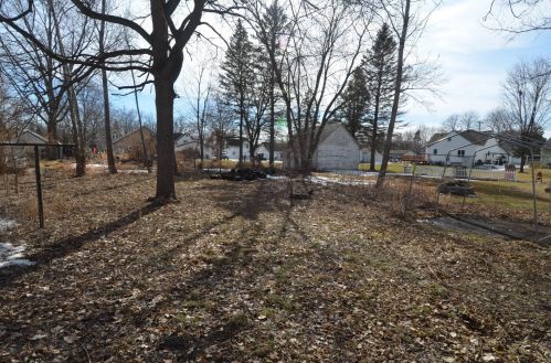 1115 8th St, Faribault, MN 55021-3603
