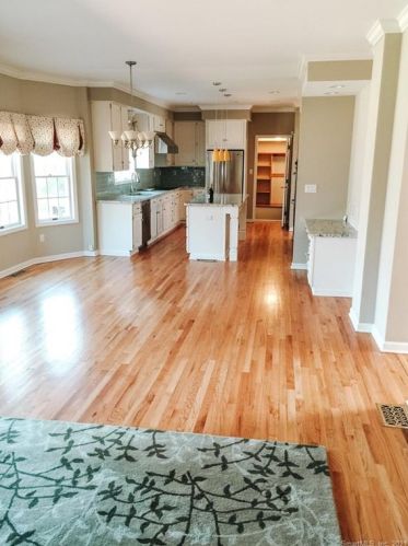 54 Conrad Rd, New Canaan CT  06840-6724 exterior
