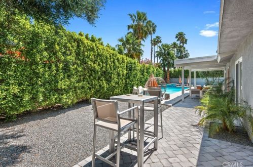 1120 Louise Dr, Palm Springs CA  92262-3209 exterior