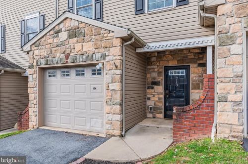 713 82nd St, Harrisburg, PA 17111-5504