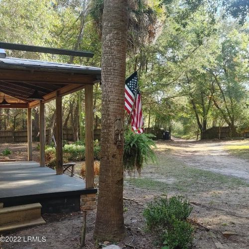 80 Gannet Pt Rd, Beaufort SC  29907-2306 exterior