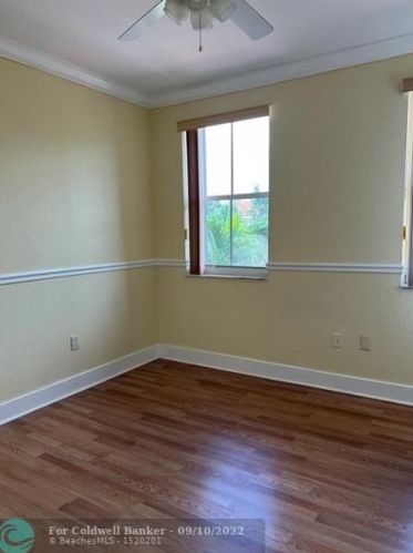 16800 36 Ct, Hollywood FL exterior