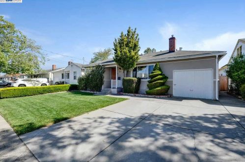15928 Via Alamitos, San Lorenzo, CA 94580-1435