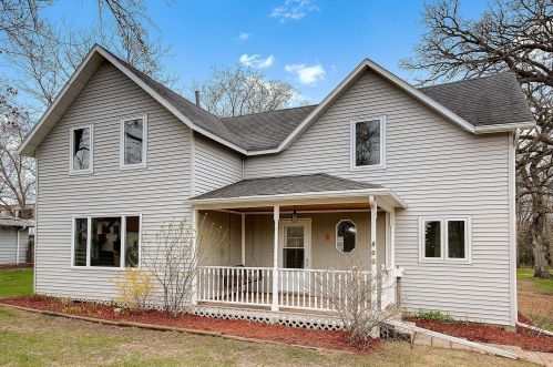 805 3rd St, Princeton MN  55371-1513 exterior