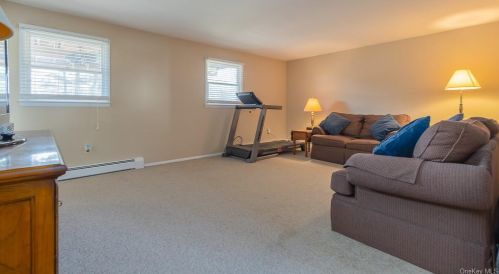 3 Harriman Ct, Garnerville NY  10923-1334 exterior