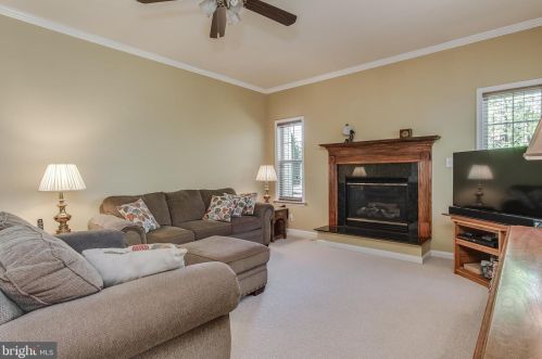 26 Colonel Miles Ct, Harpers Ferry WV  25425-3109 exterior