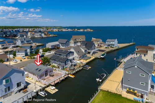 258 Teakwood Dr, Berkeley Township NJ  08721-3122 exterior