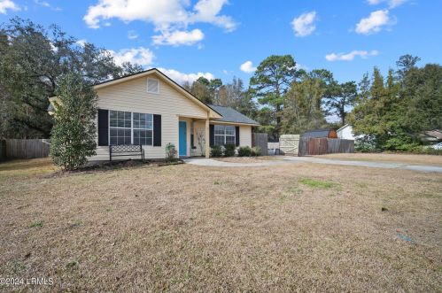 17 Irongate Dr, Beaufort, SC 29906-8522