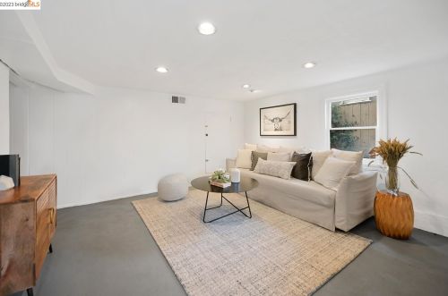 1230 Holman Rd, Oakland CA  94610-2541 exterior