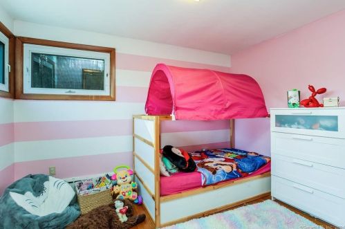 691 Millbrook Rd, Middletown CT  06457-5523 exterior